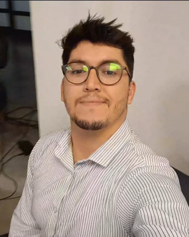 Foto-de-Interprete-profesional-de-Lsa-e-1