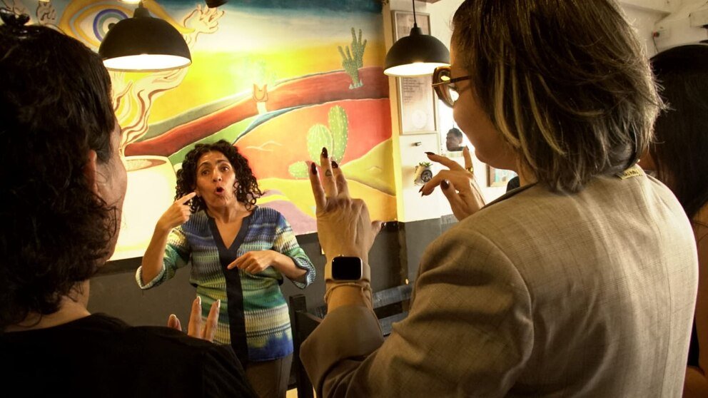 Reconocieron en Salta a la primera cafetería de país atendida en lengua de señas