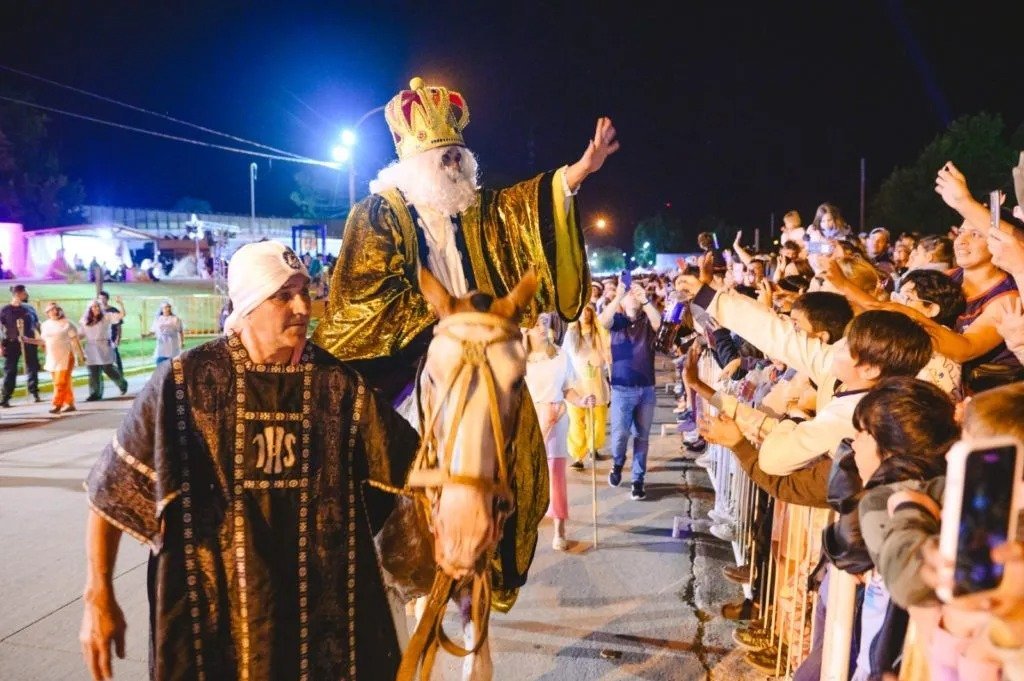 Sierras Bayas impulsa una Fiesta de Reyes con más accesibilidad e interpretación en Lengua de Señas Argentina