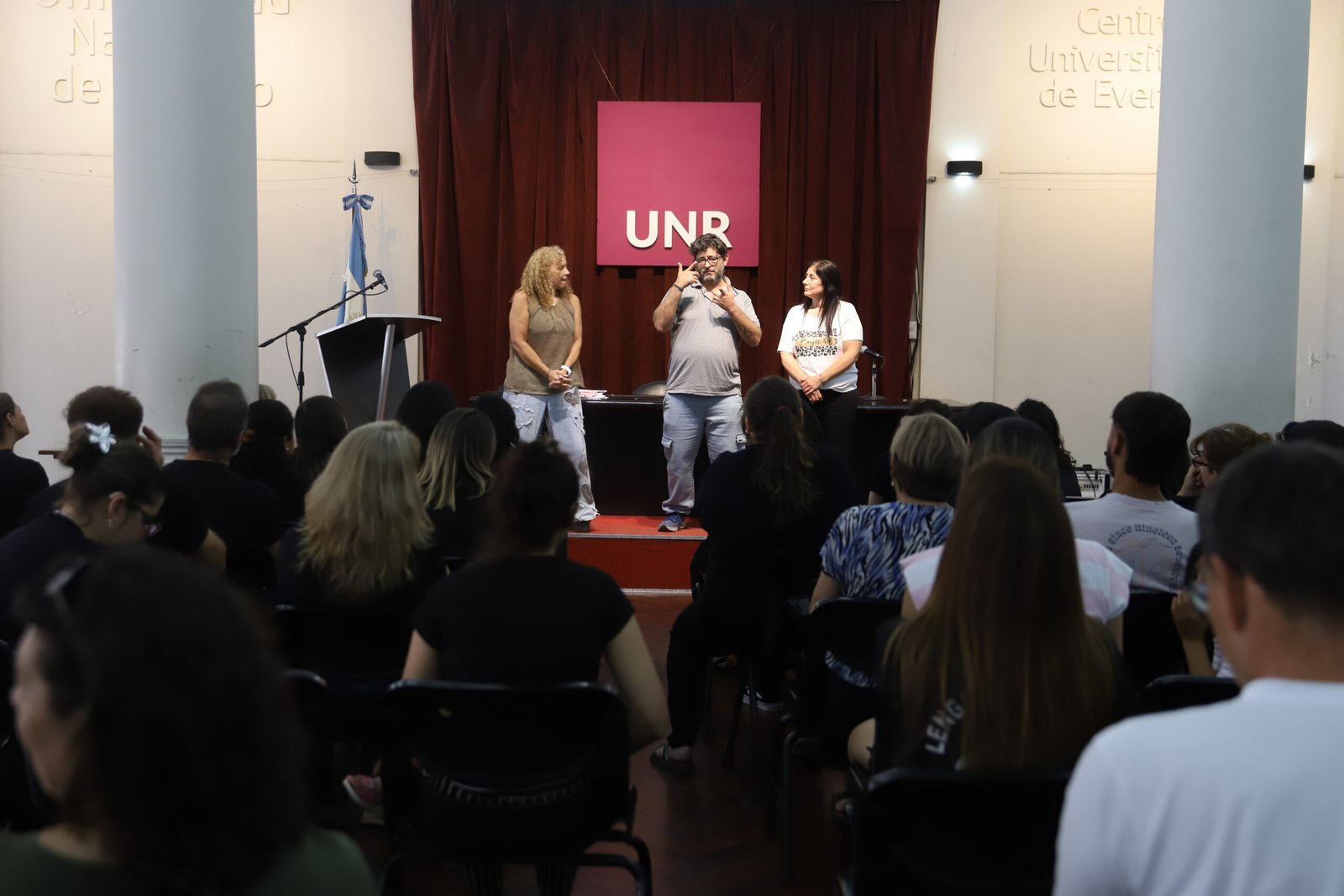 La UNR impulsa una certificación universitaria en Lengua de Señas Argentina con estándares internacionales